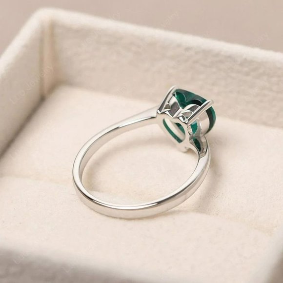 Heart-Shaped Emerald Green Silver Solitaire Ring - Picture 5 of 8